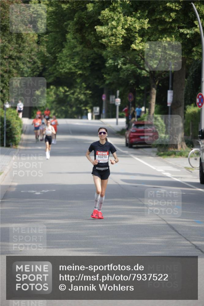 15.06.2025 - REWE Women's Run Jannik Wohlers http://msf.ph/oto/7937522 15.06.2025 08:43:24 Laufen 10216 meine-sportfotos.de
