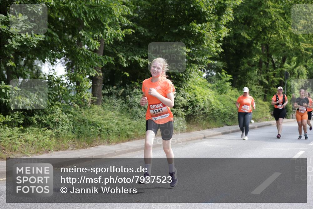 15.06.2025 - REWE Women's Run Jannik Wohlers http://msf.ph/oto/7937523 15.06.2025 10:14:05 Laufen 5241 meine-sportfotos.de