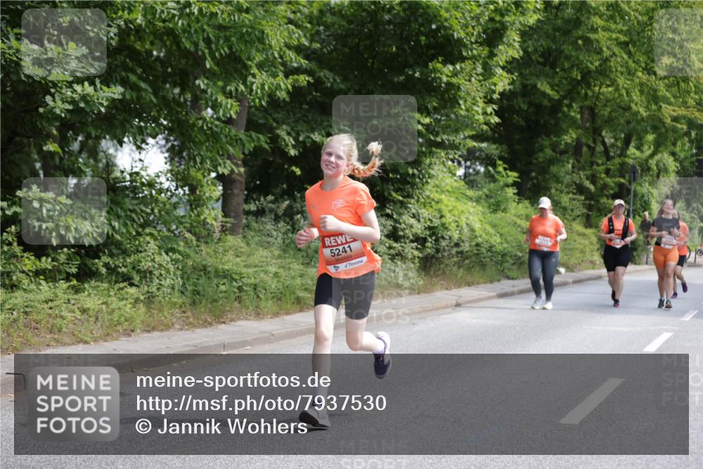 15.06.2025 - REWE Women's Run Jannik Wohlers http://msf.ph/oto/7937530 15.06.2025 10:14:05 Laufen 5241, 10 meine-sportfotos.de