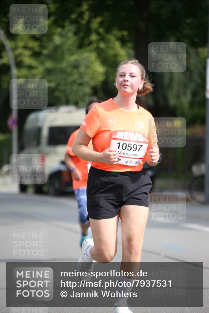 15.06.2025 - REWE Women's Run Jannik Wohlers http://msf.ph/oto/7937531 15.06.2025 09:55:23 Laufen 10597 meine-sportfotos.de