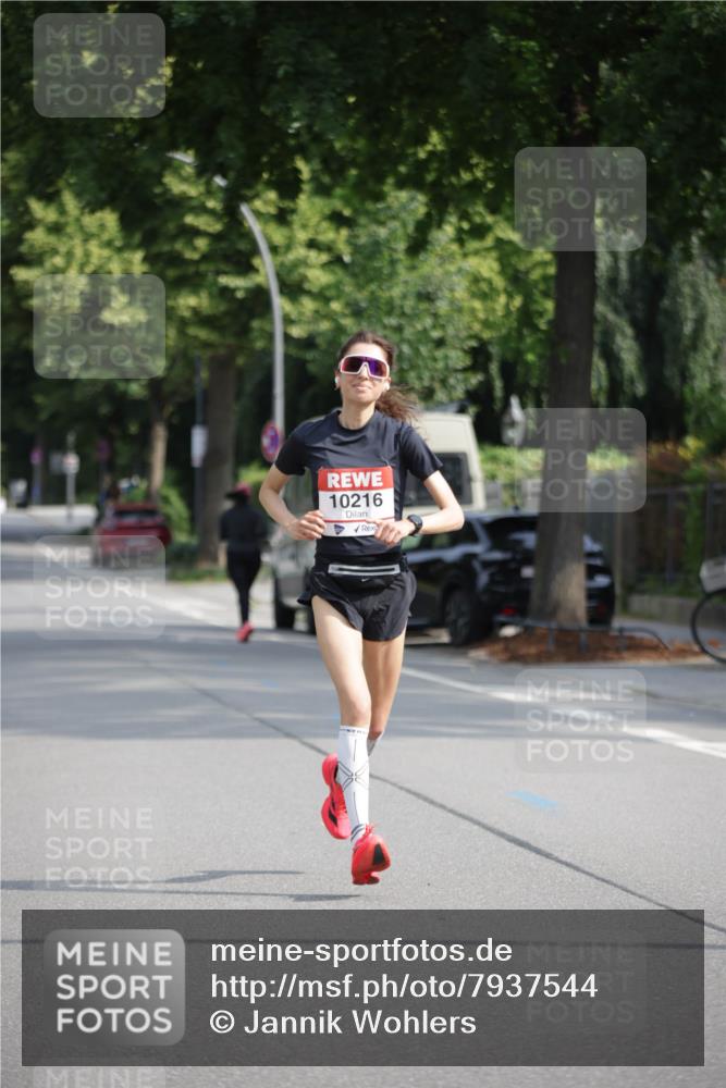 15.06.2025 - REWE Women's Run Jannik Wohlers http://msf.ph/oto/7937544 15.06.2025 08:43:29 Laufen 10216 meine-sportfotos.de