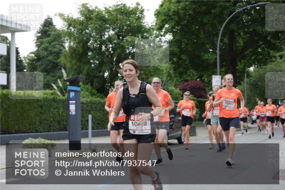 15.06.2025 - REWE Women's Run Jannik Wohlers http://msf.ph/oto/7937547 15.06.2025 08:26:59 Laufen 108, 1043, 105, 79, 10201 meine-sportfotos.de