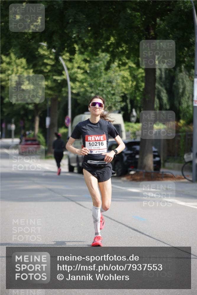 15.06.2025 - REWE Women's Run Jannik Wohlers http://msf.ph/oto/7937553 15.06.2025 08:43:29 Laufen 10216 meine-sportfotos.de