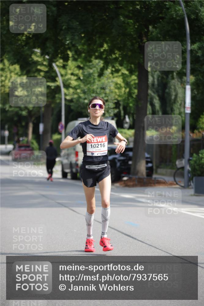 15.06.2025 - REWE Women's Run Jannik Wohlers http://msf.ph/oto/7937565 15.06.2025 08:43:29 Laufen 10216 meine-sportfotos.de