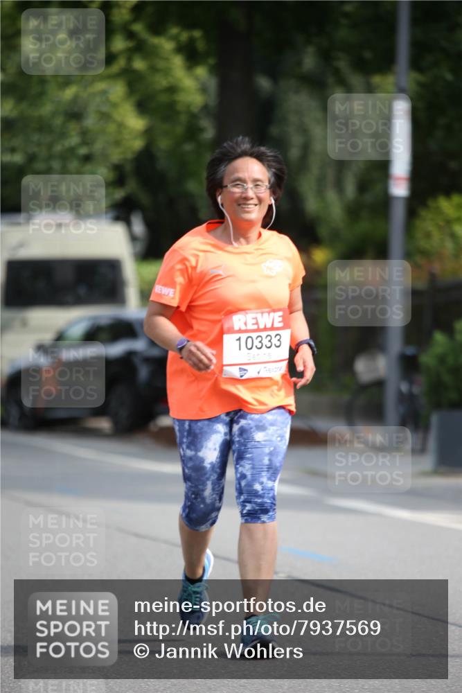 15.06.2025 - REWE Women's Run Jannik Wohlers http://msf.ph/oto/7937569 15.06.2025 09:55:25 Laufen 10333 meine-sportfotos.de