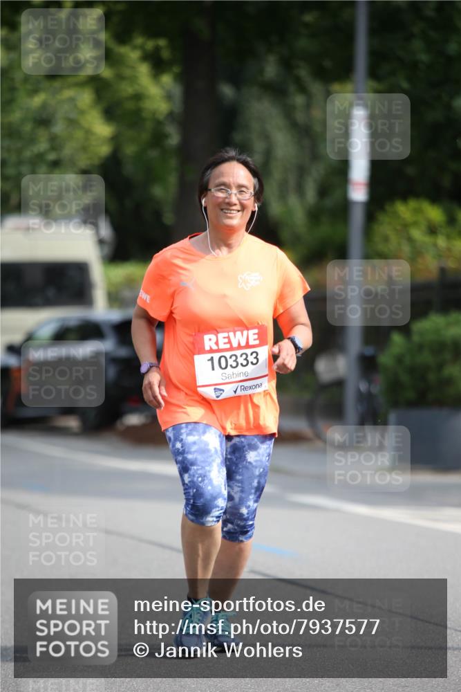 15.06.2025 - REWE Women's Run Jannik Wohlers http://msf.ph/oto/7937577 15.06.2025 09:55:25 Laufen 10333 meine-sportfotos.de