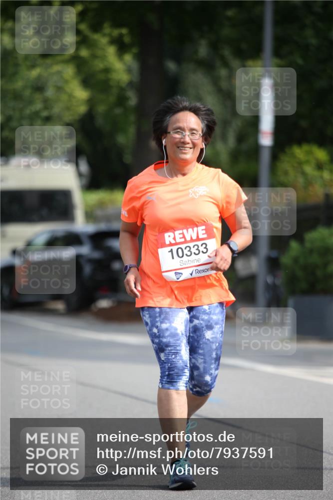 15.06.2025 - REWE Women's Run Jannik Wohlers http://msf.ph/oto/7937591 15.06.2025 09:55:25 Laufen 10333 meine-sportfotos.de