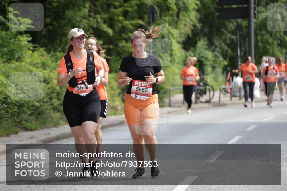 15.06.2025 - REWE Women's Run Jannik Wohlers http://msf.ph/oto/7937593 15.06.2025 10:14:08 Laufen 554, 5665 meine-sportfotos.de