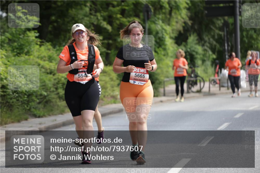 15.06.2025 - REWE Women's Run Jannik Wohlers http://msf.ph/oto/7937607 15.06.2025 10:14:08 Laufen 11, 554, 5665 meine-sportfotos.de