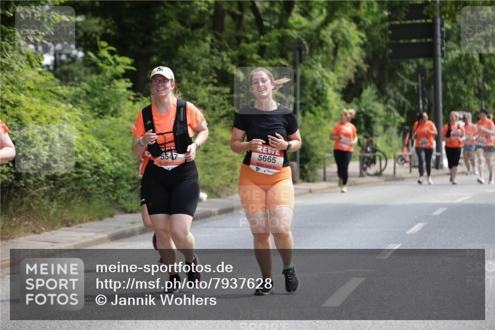 15.06.2025 - REWE Women's Run Jannik Wohlers http://msf.ph/oto/7937628 15.06.2025 10:14:09 Laufen 5547, 5665 meine-sportfotos.de