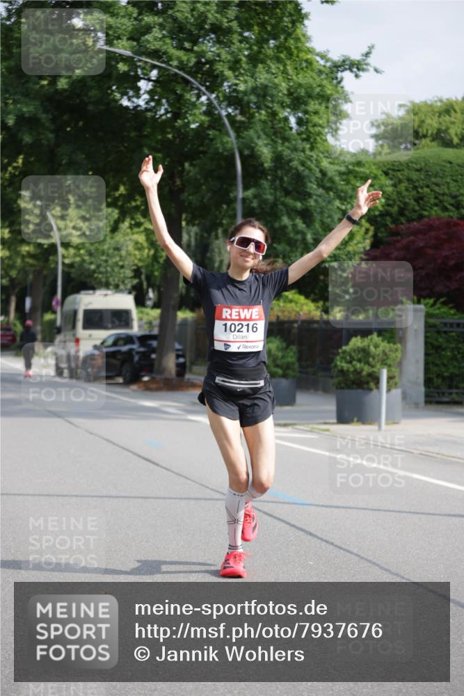 15.06.2025 - REWE Women's Run Jannik Wohlers http://msf.ph/oto/7937676 15.06.2025 08:43:30 Laufen 10216 meine-sportfotos.de