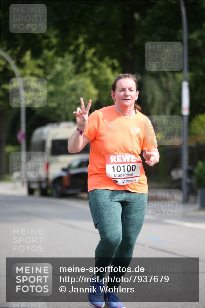 15.06.2025 - REWE Women's Run Jannik Wohlers http://msf.ph/oto/7937679 15.06.2025 09:55:27 Laufen 10100 meine-sportfotos.de