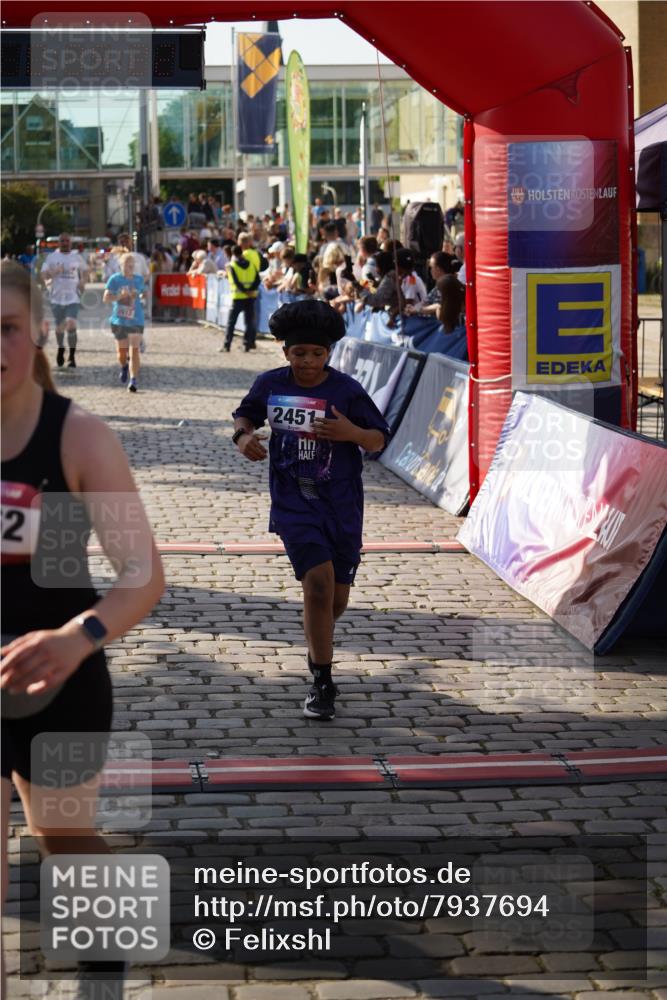 13.06.2025 - Holstenköstenlauf Felixshl http://msf.ph/oto/7937694 13.06.2025 18:05:23 Laufen 2363, 2451, 2612, 2817, 2862, 3156, 3853, 3854 meine-sportfotos.de