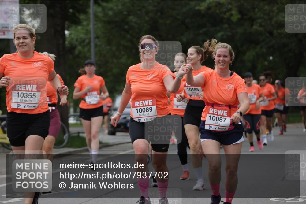 15.06.2025 - REWE Women's Run Jannik Wohlers http://msf.ph/oto/7937702 15.06.2025 08:27:03 Laufen 10355, 10706, 10089, 10185, 10087 meine-sportfotos.de
