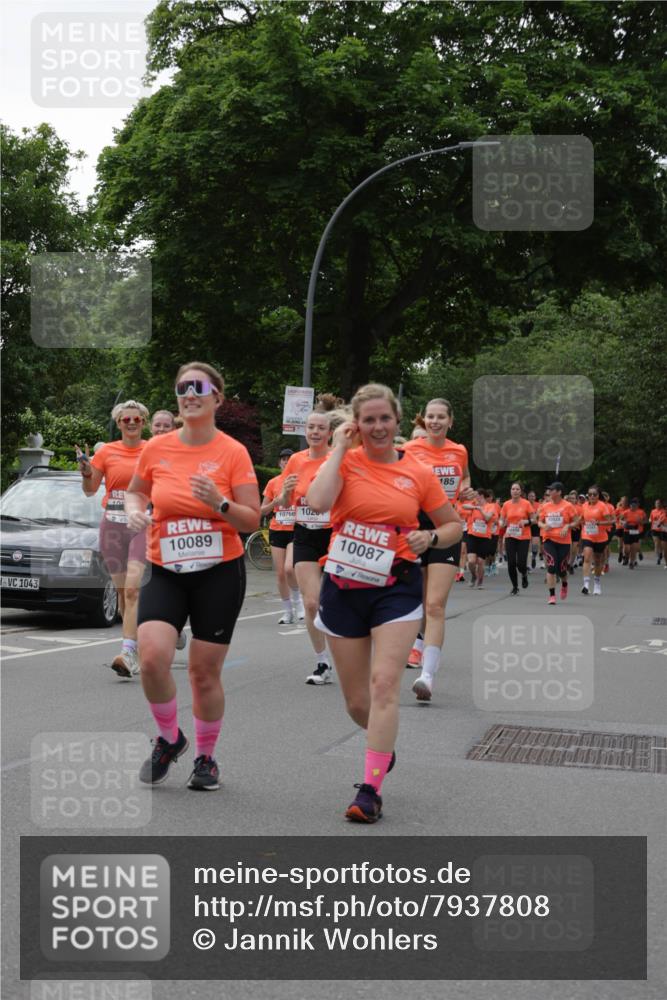 15.06.2025 - REWE Women's Run Jannik Wohlers http://msf.ph/oto/7937808 15.06.2025 08:27:06 Laufen 1043, 10, 10089, 10766, 102, 10087, 185 meine-sportfotos.de