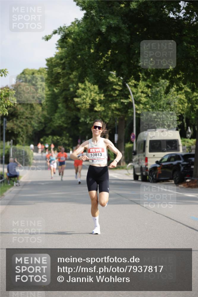 15.06.2025 - REWE Women's Run Jannik Wohlers http://msf.ph/oto/7937817 15.06.2025 08:43:39 Laufen 10813 meine-sportfotos.de