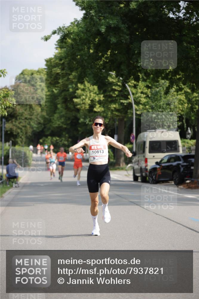 15.06.2025 - REWE Women's Run Jannik Wohlers http://msf.ph/oto/7937821 15.06.2025 08:43:39 Laufen 10813 meine-sportfotos.de