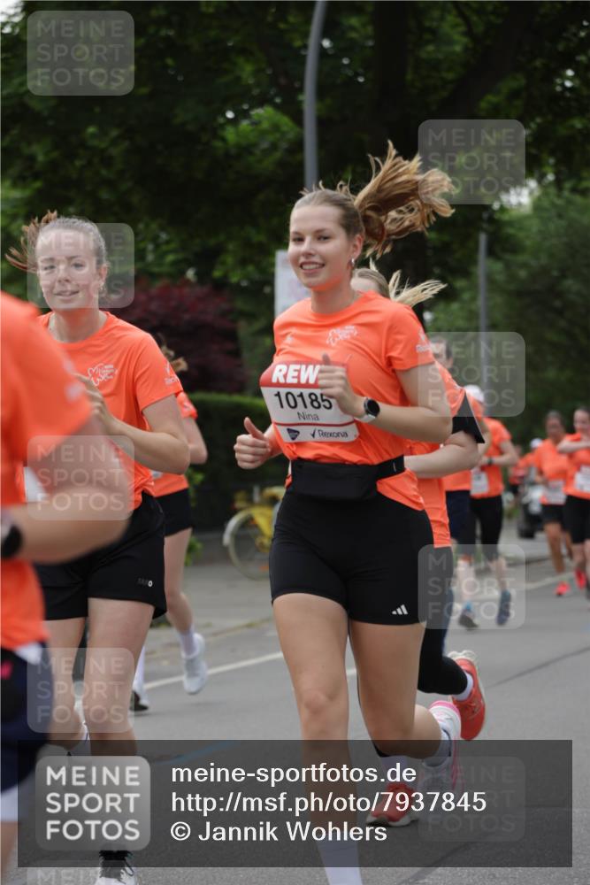 15.06.2025 - REWE Women's Run Jannik Wohlers http://msf.ph/oto/7937845 15.06.2025 08:27:07 Laufen 10185 meine-sportfotos.de