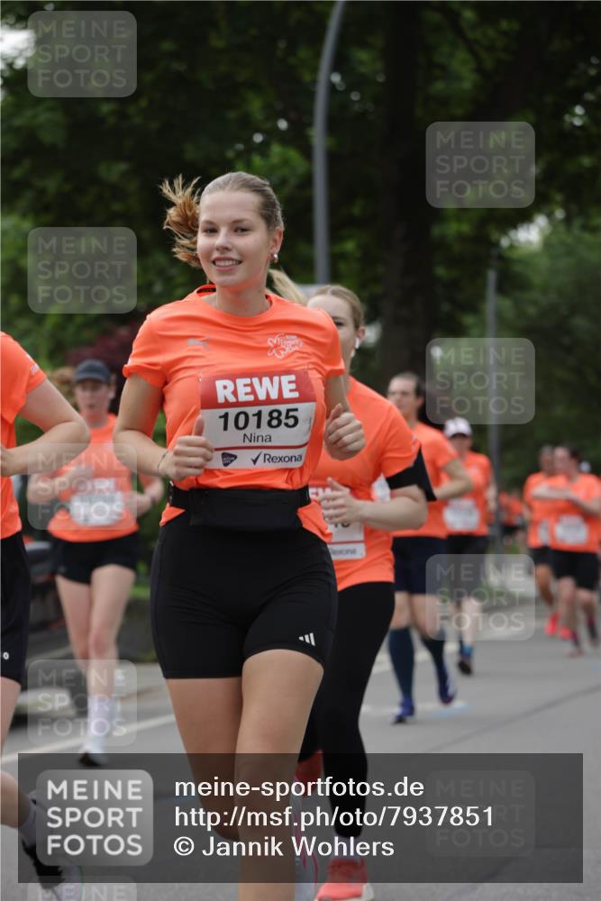 15.06.2025 - REWE Women's Run Jannik Wohlers http://msf.ph/oto/7937851 15.06.2025 08:27:07 Laufen 10185 meine-sportfotos.de