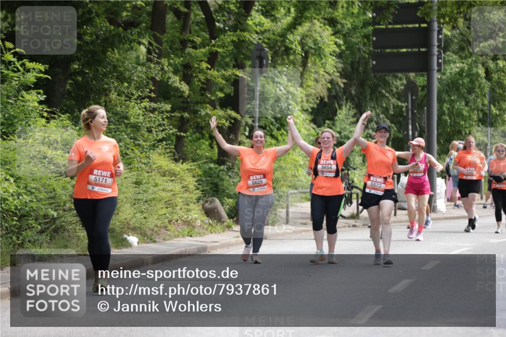 15.06.2025 - REWE Women's Run Jannik Wohlers http://msf.ph/oto/7937861 15.06.2025 10:14:16 Laufen 5171, 5629, 5654, 5572, 5488 meine-sportfotos.de