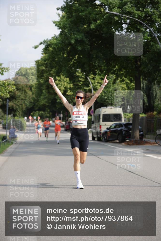 15.06.2025 - REWE Women's Run Jannik Wohlers http://msf.ph/oto/7937864 15.06.2025 08:43:39 Laufen 10813 meine-sportfotos.de