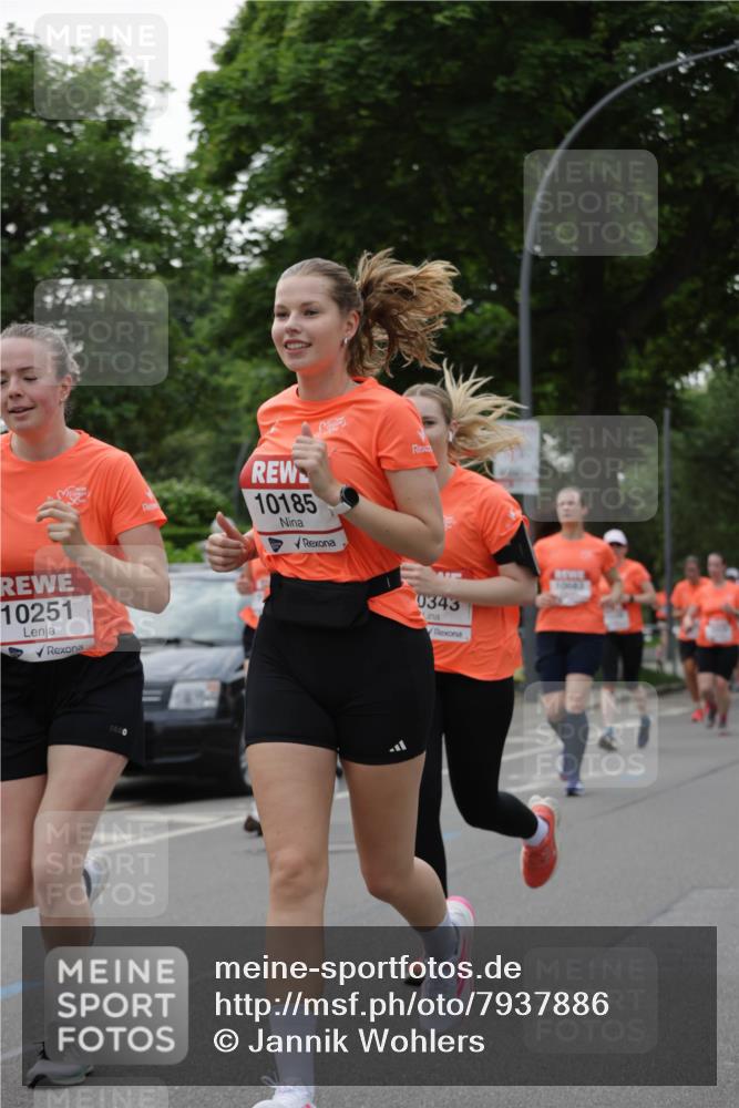 15.06.2025 - REWE Women's Run Jannik Wohlers http://msf.ph/oto/7937886 15.06.2025 08:27:08 Laufen 10251, 10185, 0343 meine-sportfotos.de