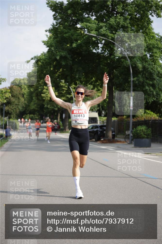 15.06.2025 - REWE Women's Run Jannik Wohlers http://msf.ph/oto/7937912 15.06.2025 08:43:40 Laufen 10813 meine-sportfotos.de