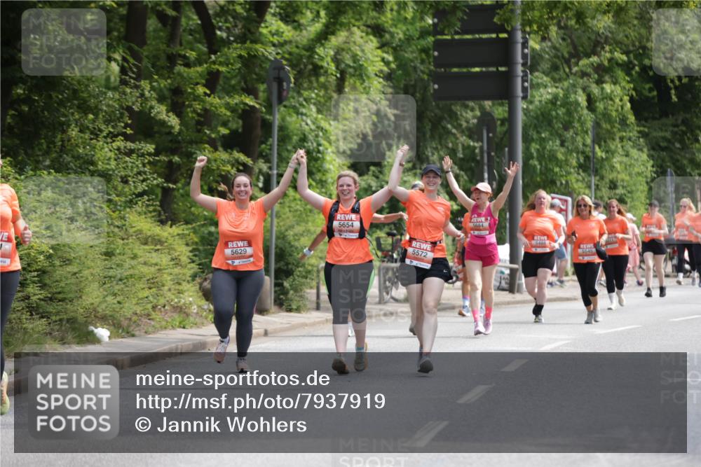 15.06.2025 - REWE Women's Run Jannik Wohlers http://msf.ph/oto/7937919 15.06.2025 10:14:17 Laufen 5629, 5654, 5572, 5684, 5488, 5545 meine-sportfotos.de