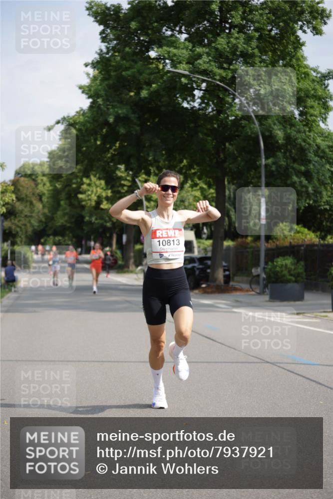 15.06.2025 - REWE Women's Run Jannik Wohlers http://msf.ph/oto/7937921 15.06.2025 08:43:40 Laufen 10813 meine-sportfotos.de