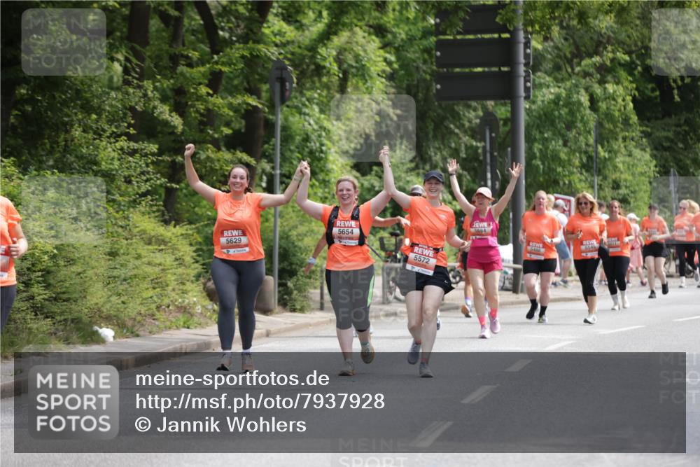 15.06.2025 - REWE Women's Run Jannik Wohlers http://msf.ph/oto/7937928 15.06.2025 10:14:17 Laufen 5654, 5629, 5572, 5684, 5488, 5545 meine-sportfotos.de