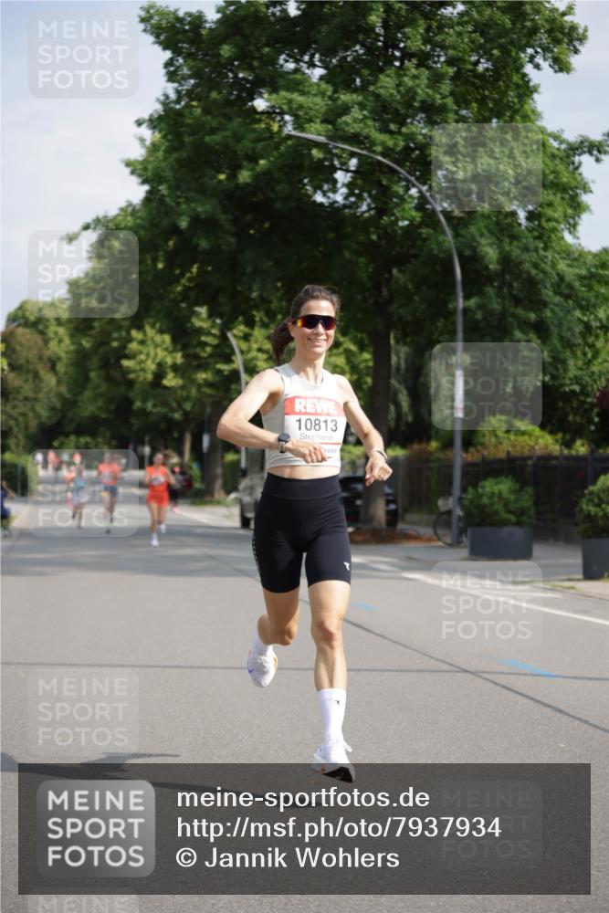 15.06.2025 - REWE Women's Run Jannik Wohlers http://msf.ph/oto/7937934 15.06.2025 08:43:40 Laufen 10813 meine-sportfotos.de