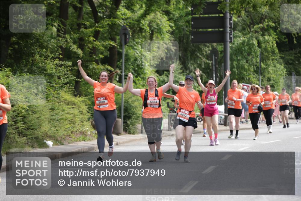 15.06.2025 - REWE Women's Run Jannik Wohlers http://msf.ph/oto/7937949 15.06.2025 10:14:17 Laufen 5654, 5629, 5572, 5684, 5488, 554 meine-sportfotos.de