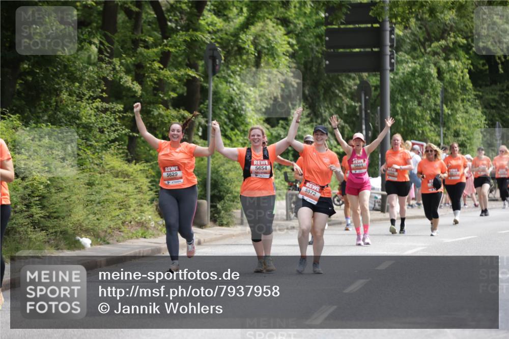 15.06.2025 - REWE Women's Run Jannik Wohlers http://msf.ph/oto/7937958 15.06.2025 10:14:17 Laufen 5629, 5654, 5572, 5684, 4012 meine-sportfotos.de