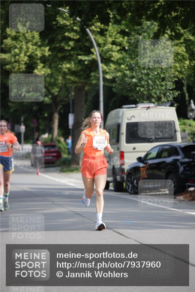 15.06.2025 - REWE Women's Run Jannik Wohlers http://msf.ph/oto/7937960 15.06.2025 08:43:43 Laufen 10859 meine-sportfotos.de