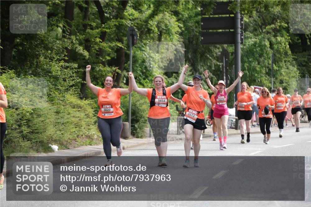 15.06.2025 - REWE Women's Run Jannik Wohlers http://msf.ph/oto/7937963 15.06.2025 10:14:17 Laufen 5654, 5572, 5629, 5684 meine-sportfotos.de
