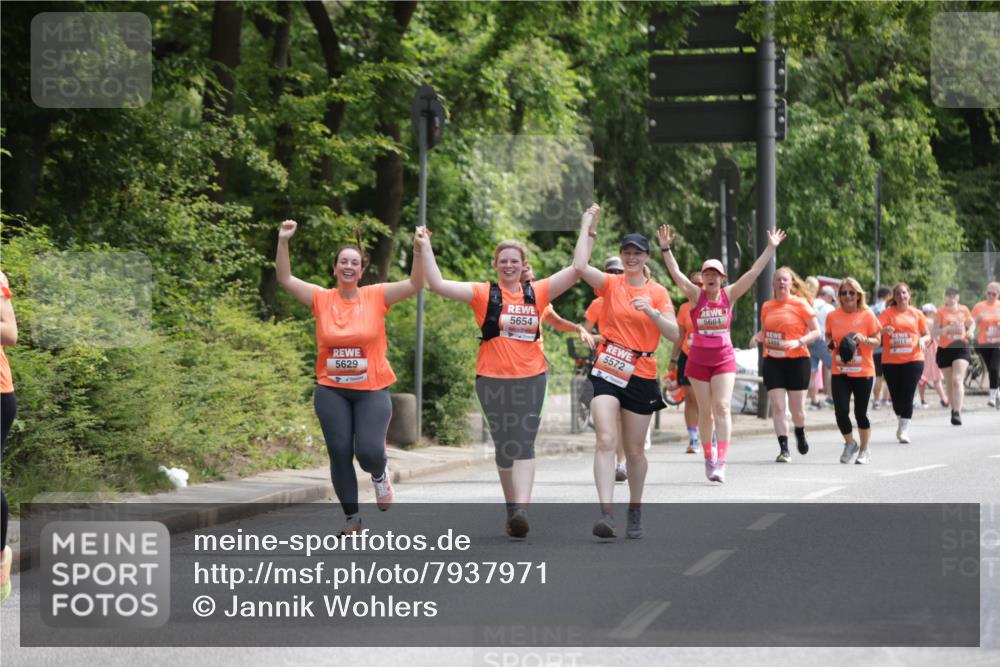 15.06.2025 - REWE Women's Run Jannik Wohlers http://msf.ph/oto/7937971 15.06.2025 10:14:18 Laufen 5629, 5654, 5572, 5684, 400 meine-sportfotos.de