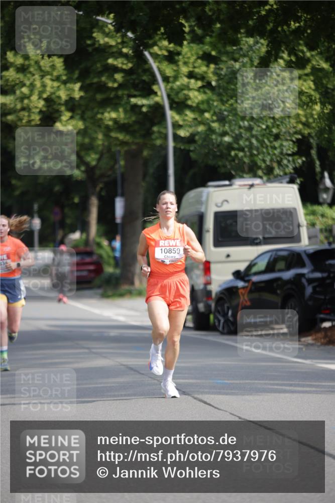 15.06.2025 - REWE Women's Run Jannik Wohlers http://msf.ph/oto/7937976 15.06.2025 08:43:43 Laufen 10859 meine-sportfotos.de