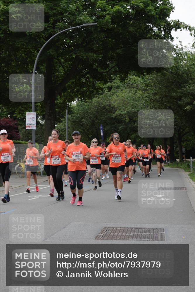 15.06.2025 - REWE Women's Run Jannik Wohlers http://msf.ph/oto/7937979 15.06.2025 08:27:10 Laufen 10258, 15, 2025, 10822, 10062, 10, 10434, 10204, 10581 meine-sportfotos.de