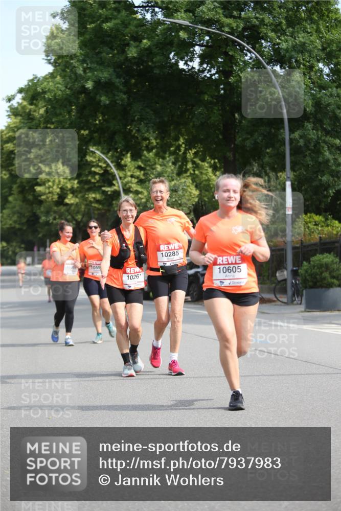 15.06.2025 - REWE Women's Run Jannik Wohlers http://msf.ph/oto/7937983 15.06.2025 09:55:45 Laufen 10285, 1059, 10261, 10605 meine-sportfotos.de