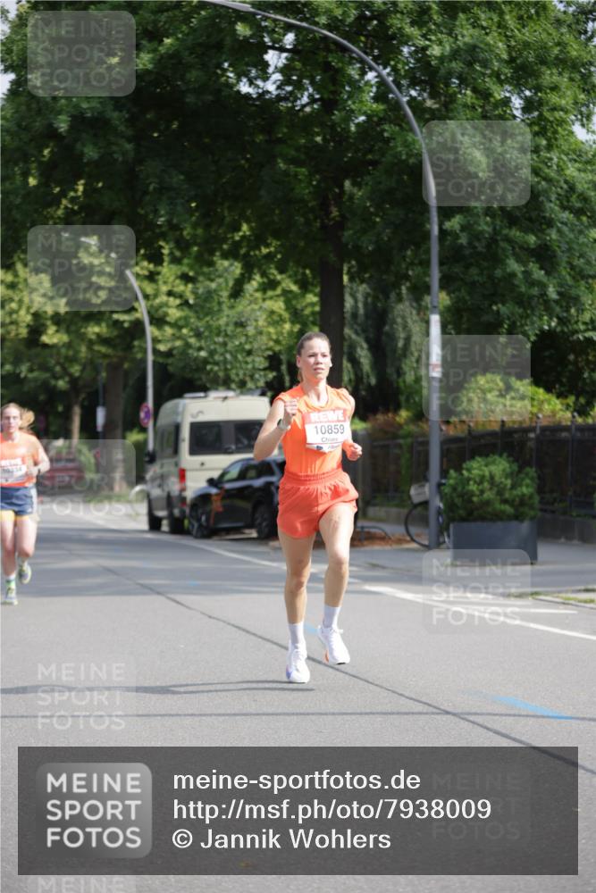 15.06.2025 - REWE Women's Run Jannik Wohlers http://msf.ph/oto/7938009 15.06.2025 08:43:46 Laufen 10859 meine-sportfotos.de
