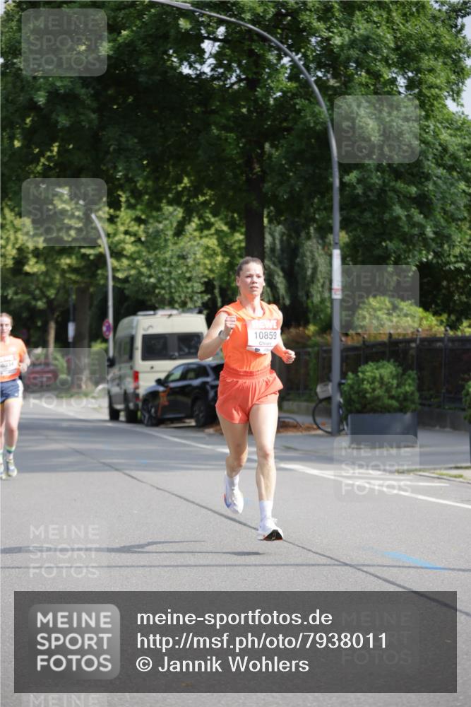 15.06.2025 - REWE Women's Run Jannik Wohlers http://msf.ph/oto/7938011 15.06.2025 08:43:46 Laufen 10859 meine-sportfotos.de
