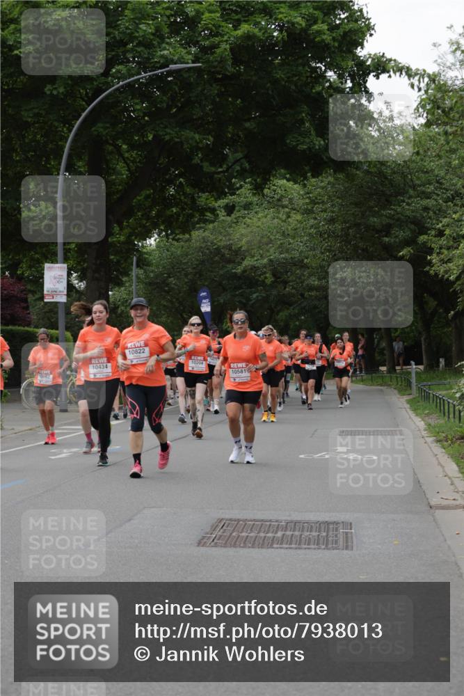 15.06.2025 - REWE Women's Run Jannik Wohlers http://msf.ph/oto/7938013 15.06.2025 08:27:10 Laufen 10822, 105812 meine-sportfotos.de