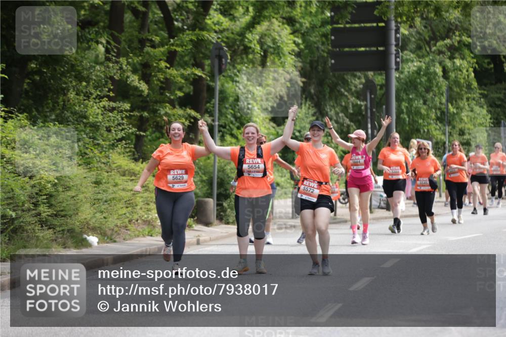 15.06.2025 - REWE Women's Run Jannik Wohlers http://msf.ph/oto/7938017 15.06.2025 10:14:18 Laufen 5654, 5629, 5572, 5684, 5488, 5545, 040 meine-sportfotos.de