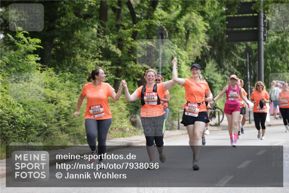 15.06.2025 - REWE Women's Run Jannik Wohlers http://msf.ph/oto/7938036 15.06.2025 10:14:20 Laufen 5629, 5654, 5572, 5684 meine-sportfotos.de