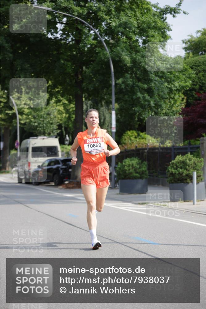 15.06.2025 - REWE Women's Run Jannik Wohlers http://msf.ph/oto/7938037 15.06.2025 08:43:46 Laufen 10859 meine-sportfotos.de