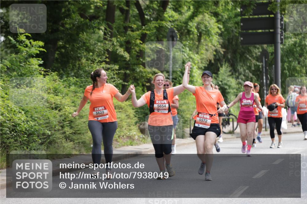 15.06.2025 - REWE Women's Run Jannik Wohlers http://msf.ph/oto/7938049 15.06.2025 10:14:20 Laufen 5629, 5654, 5572, 5684, 545 meine-sportfotos.de
