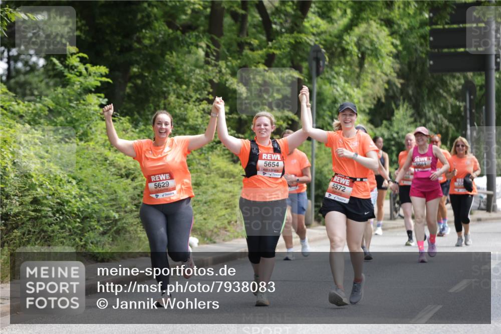 15.06.2025 - REWE Women's Run Jannik Wohlers http://msf.ph/oto/7938083 15.06.2025 10:14:21 Laufen 5629, 5654, 5572, 6684 meine-sportfotos.de
