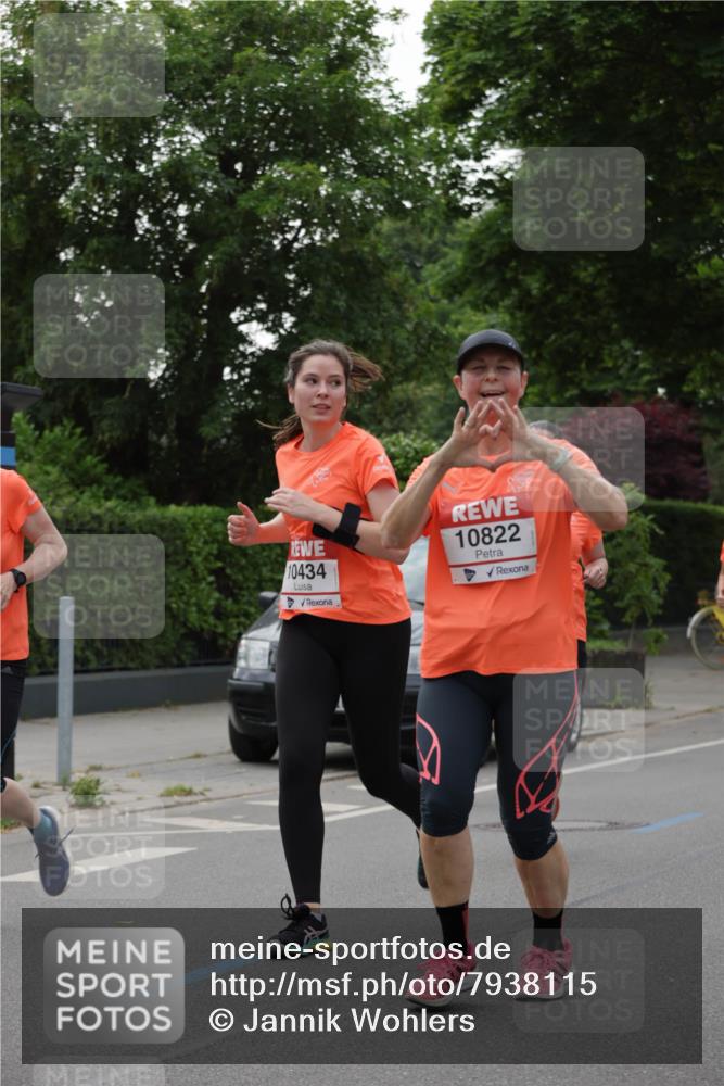15.06.2025 - REWE Women's Run Jannik Wohlers http://msf.ph/oto/7938115 15.06.2025 08:27:13 Laufen 10434, 10822 meine-sportfotos.de