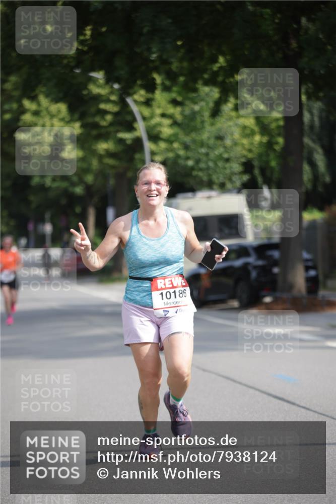 15.06.2025 - REWE Women's Run Jannik Wohlers http://msf.ph/oto/7938124 15.06.2025 08:43:50 Laufen 10186 meine-sportfotos.de
