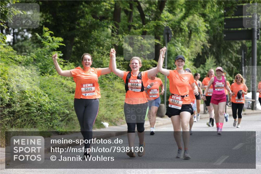 15.06.2025 - REWE Women's Run Jannik Wohlers http://msf.ph/oto/7938130 15.06.2025 10:14:21 Laufen 5629, 5654, 5362, 5572, 5684 meine-sportfotos.de